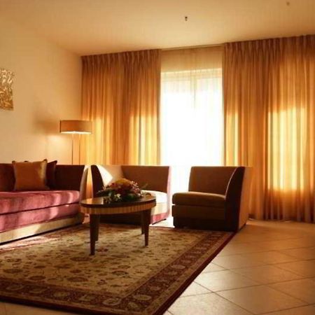 Belvedere Court Deluxe Hotel Apartments Dubai Bagian luar foto
